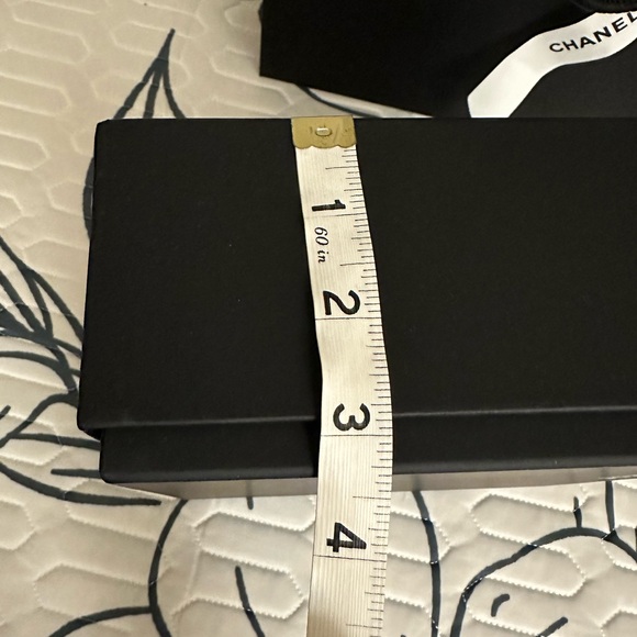Chanel gift box - Picture 7 of 9